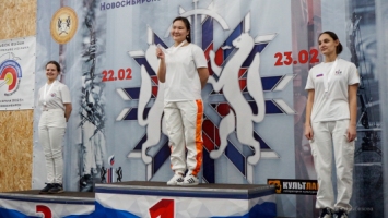 Студентка НГАСУ (Сибстрин) Яна Цыбикова – чемпионка первых студенческих соревнований Новосибирской области по стрельбе из лука!