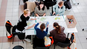 Участники образовательного модуля «проБЛАГОустройство» начали работу над объектами временной архитектуры для сквера им. А.А. Воловика