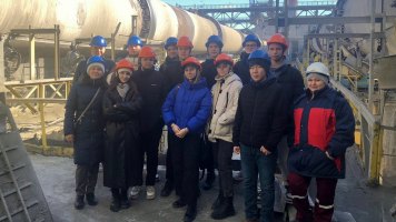 Студенты-технологи Сибстрина посетили крупнейшее предприятие по производству цемента в Новосибирской области АО «Искитимцемент»