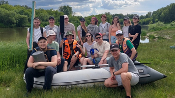 Учеба в НГАСУ (Сибстрин) – это не только лекции, но и уникальные гидрометрические практики по исследованию рек 