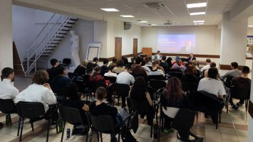 Студенты Сибстрина обсудили развитие региона с заместителем министра природных ресурсов и экологии Новосибирской области