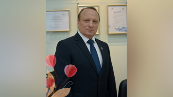 Поздравление ректора НГАСУ (Сибстрин) Юрия Сколубовича с праздником 8 марта