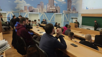 Студенты познакомились с деятельностью войск беспилотных систем