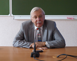 Состоялась встреча студентов и преподавателей университета с журналистом Виталием Третьяковым