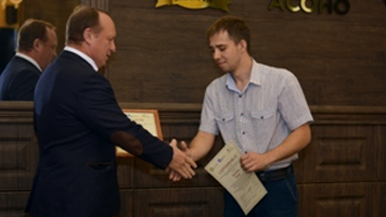 Новый учебный год начался с награждения сотрудников и студентов