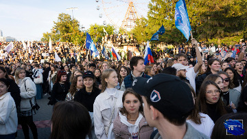 0L6uSX611UE6.jpg