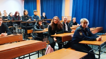 Со студентами-первокурсниками обсудили тему «Девиантное поведение в молодежной среде»