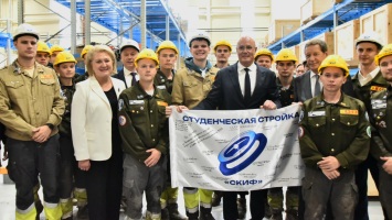 Бойцы студенческих отрядов Сибстрина пообщались с заместителем Председателя Правительства России Дмитрием Чернышенко