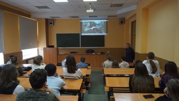 В университете проведен «Урок мужества», посвященный военно-патриотическим соревнованиям молодежи «Танковый биатлон»