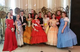 Студенты Сибстрина перенеслись в 19-й век, побывав на Сретенском балу