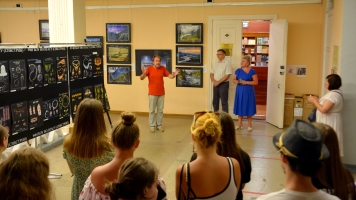 В НГАСУ (Сибстрин) открылась выставка Художественного музея «Верхний Алтай»