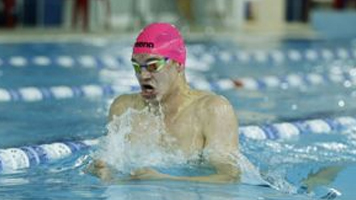 Студент Сибстрина выиграл бронзу чемпионата и первенства Новосибирской области по плаванию