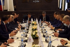 В НГАСУ (Сибстрин) прошла Окружная конференция с участием замглавы Минстроя РФ С. Музыченко, руководителей НОСТРОЙ, НОПРИЗ и РСС, министерств строительства СФО