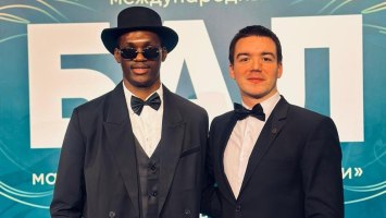 Иностранный студент НГАСУ (Сибстрин) оĸунулся в золотой веĸ России на международном балу в Мосĸве