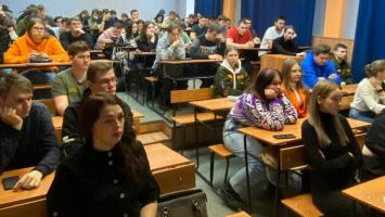 Для студентов прошло мероприятие дискуссионной площадки «Открытый диалог» по теме «Легитимность и цель дискредитации выборов в России»