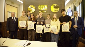 Холдинг «ТИТАН-2» поздравил с Новым годом студентов-целевиков Сибстрина