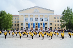 Центр по внеучебной и воспитательной работе НГАСУ (Сибстрин) поздравляет первокурсников и приглашает присоединиться к творческим коллективам университета! 
