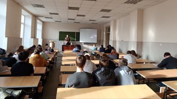 Студентам Сибстрина рассказали, как противостоять кибертерроризму