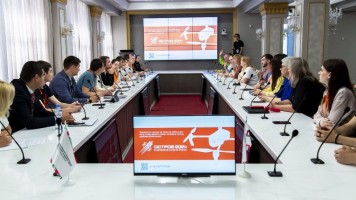 Студенты НГАСУ (Сибстрин) посетили проектно-образовательный интенсив «Остров-2024»