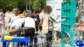 Сотрудники и студенты Сибстрина поддержали массовый экологический праздник в Новосибирском зоопарке