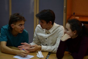 Кафедра Иностранных языков провела рождественскую игру для первокурсников на английском языке