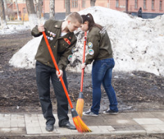 Активисты строительных отрядов наводят порядок на территории университета